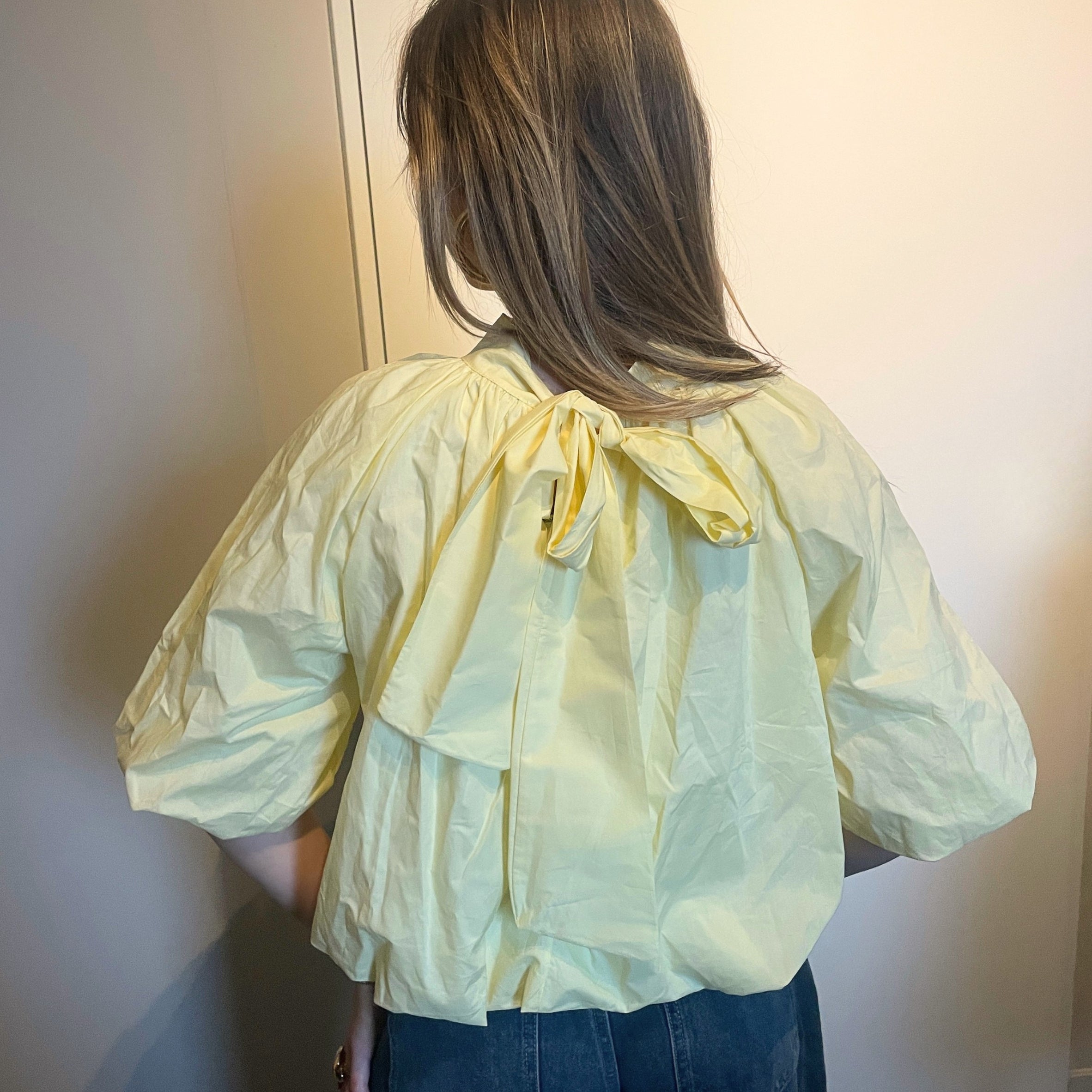 Blouse met Strik Geel